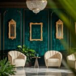 kombinacje ze ścianą w kolorze butelkowej zieleni